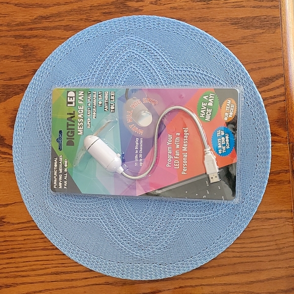 😀- ☀️- new Small USB Fan with Cool Message Display! Digital LED Message Fa… - Picture 4 of 7